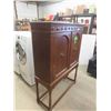 Image 5 : Oak Antique China Cabinet 61'' x 44'' x 16'' 