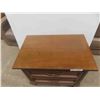 Image 2 : 2 Drawer Night Stand 24'' x 26'' x 17'' 