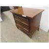Image 3 : 2 Drawer Night Stand 24'' x 26'' x 17'' 