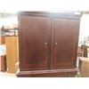 Image 4 : 2pce Cabinet 77'' x 38'' x 18''