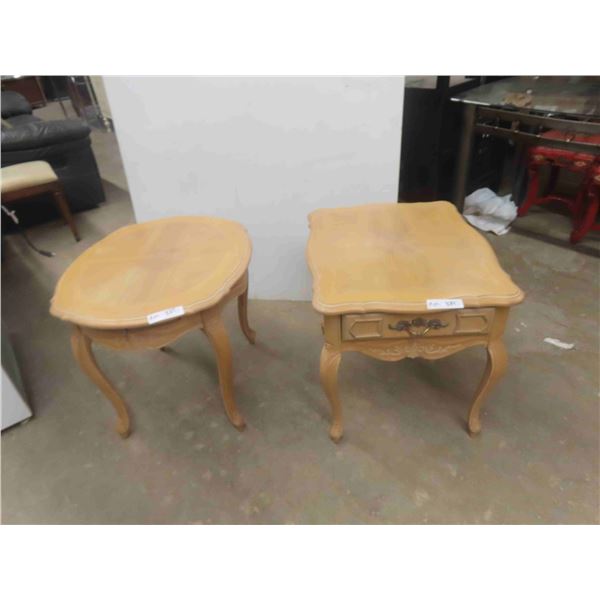 2 End Tables 22'' x 27'' x 22'' 