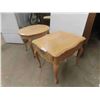 Image 3 : 2 End Tables 22'' x 27'' x 22'' 