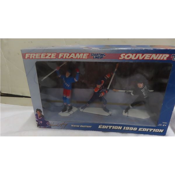 Wayne Gretzky 3 Figure Collection 