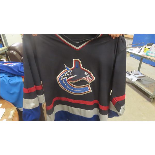 Official Vancouver Canuucks CCM Jersey Size XL
