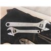 Image 5 : 5 Vice Grips , 2 Crescent Wrenches , Plyers 