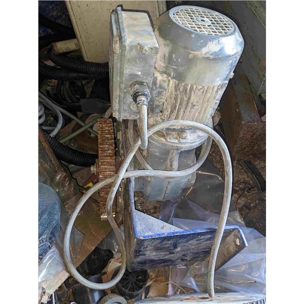 Motor gearbox assembly with variable drive. 22rpm output.