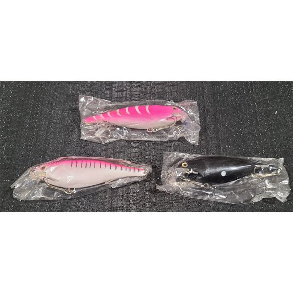 THREE 6" DOUBLE TREBLE HOOK DIVING LURES - WEIGHTED TO HELP MIMIC SWIM PATTERNS OF PREY - PLEASE SEE