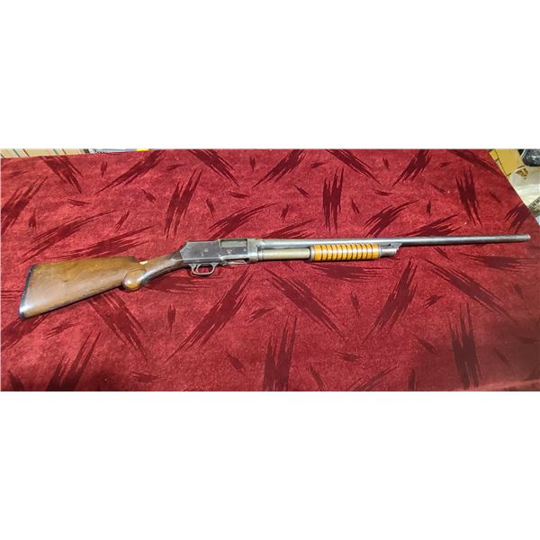 STEVENS MODEL 520 12GA - PUMP ACTION - SN: 5042 (8 OR B)A ACTION CYCLES MAY NEED OIL/LUBE