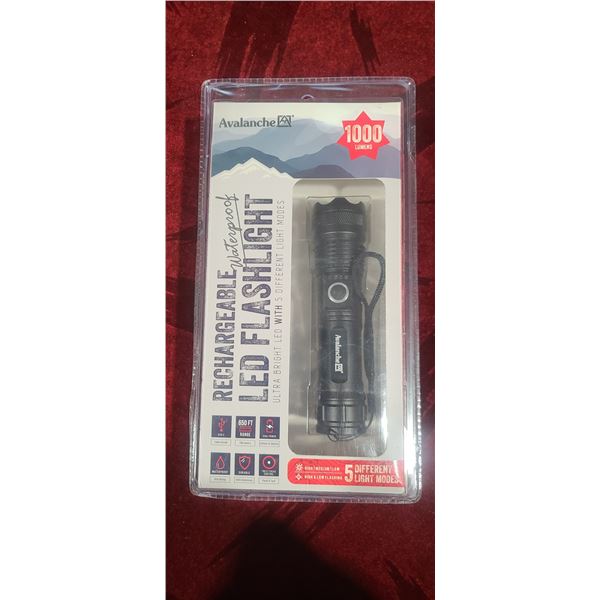 AVALANCHE 1000 LUMENS 650FT RANGE WATER PROOF LED FLASHLIGHT WITH PUMMEL AND FIVE LIGHT SETTINGS