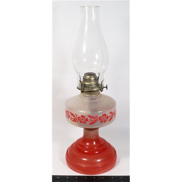 VINTAGE/ ANTIQUE WHITE STAR OIL LAMP WITH CHIMNEY