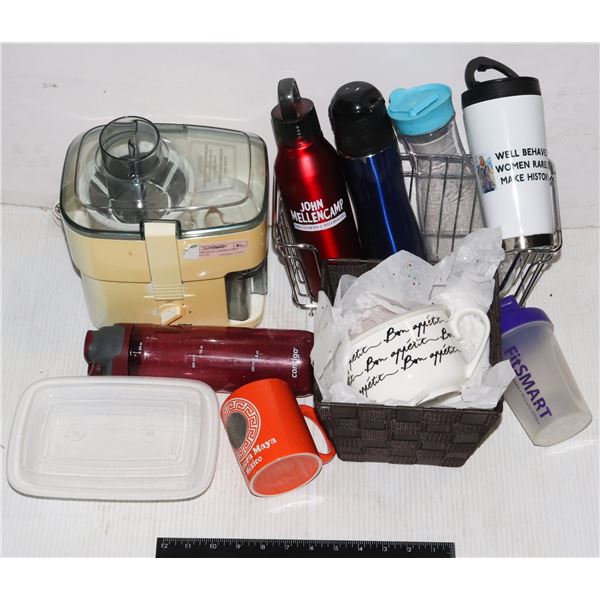 LOT OF KITCHEN ITEMS INCLUDING PROCTOR JUICER