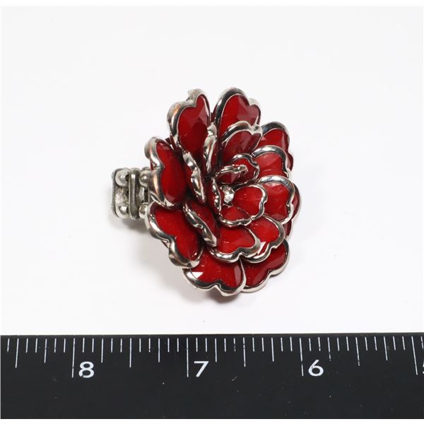 STRETCHY FLOWER RING WITH RHINESTONE ACCENT