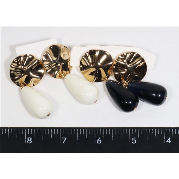 TWO SETS OF EARRINGS (CLUB MONICO?)