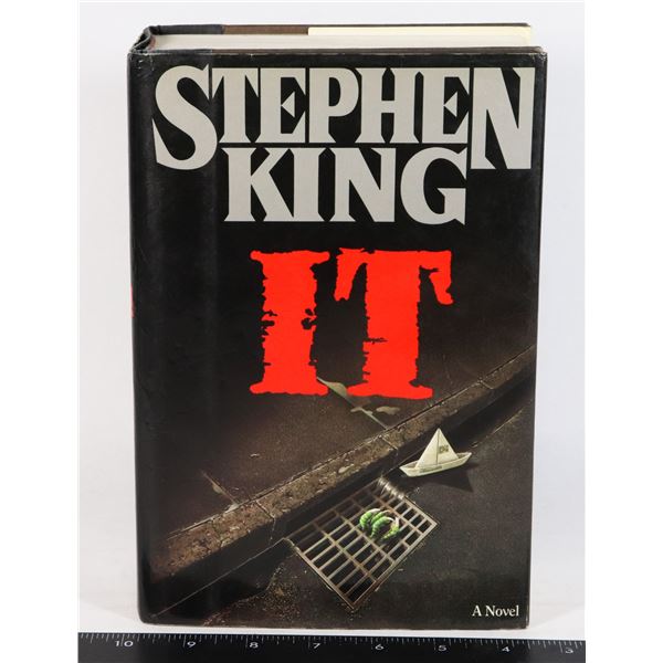 STEPHEN KING'S IT FIRST EDITION HARDCOVER BOOK