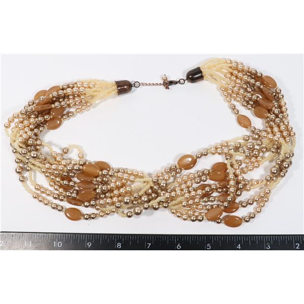 LARGE FASHION NECKLACE IN GOOD CONDITION