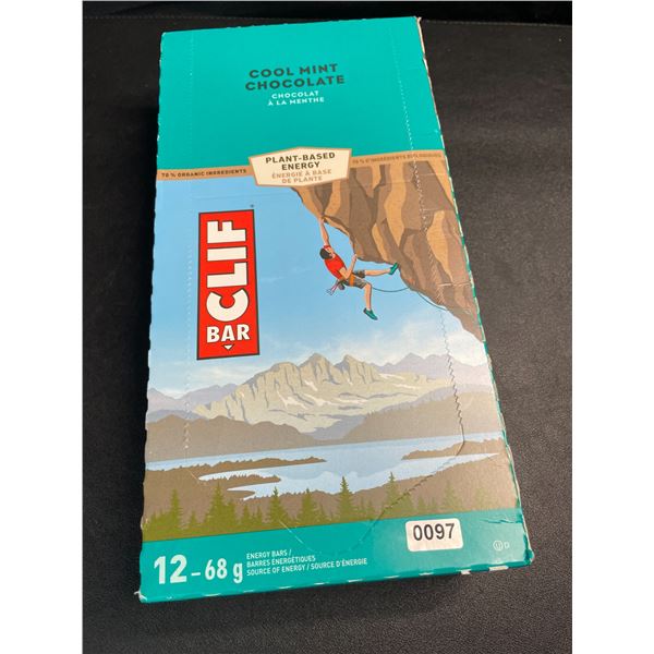 1 Box of Clif Energy Bars - 12 Bars (68g Each) - Cool Mint Chocolate