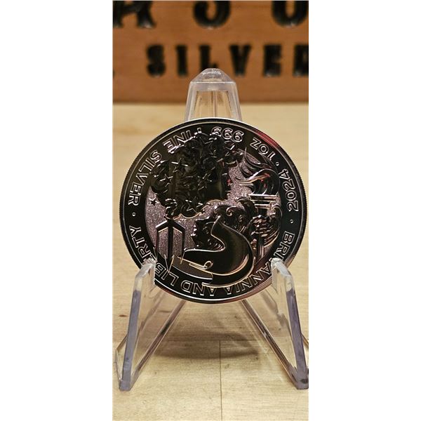 Lot 5-1) 1 oz Britannia and Liberty Silver Coin