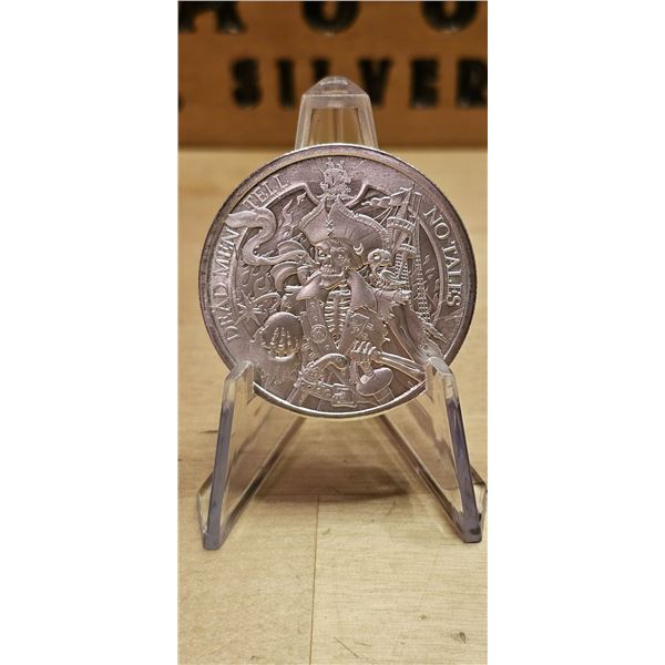 Lot 33-1) 1 oz Dead Men Tell No Tales Design Round Silver