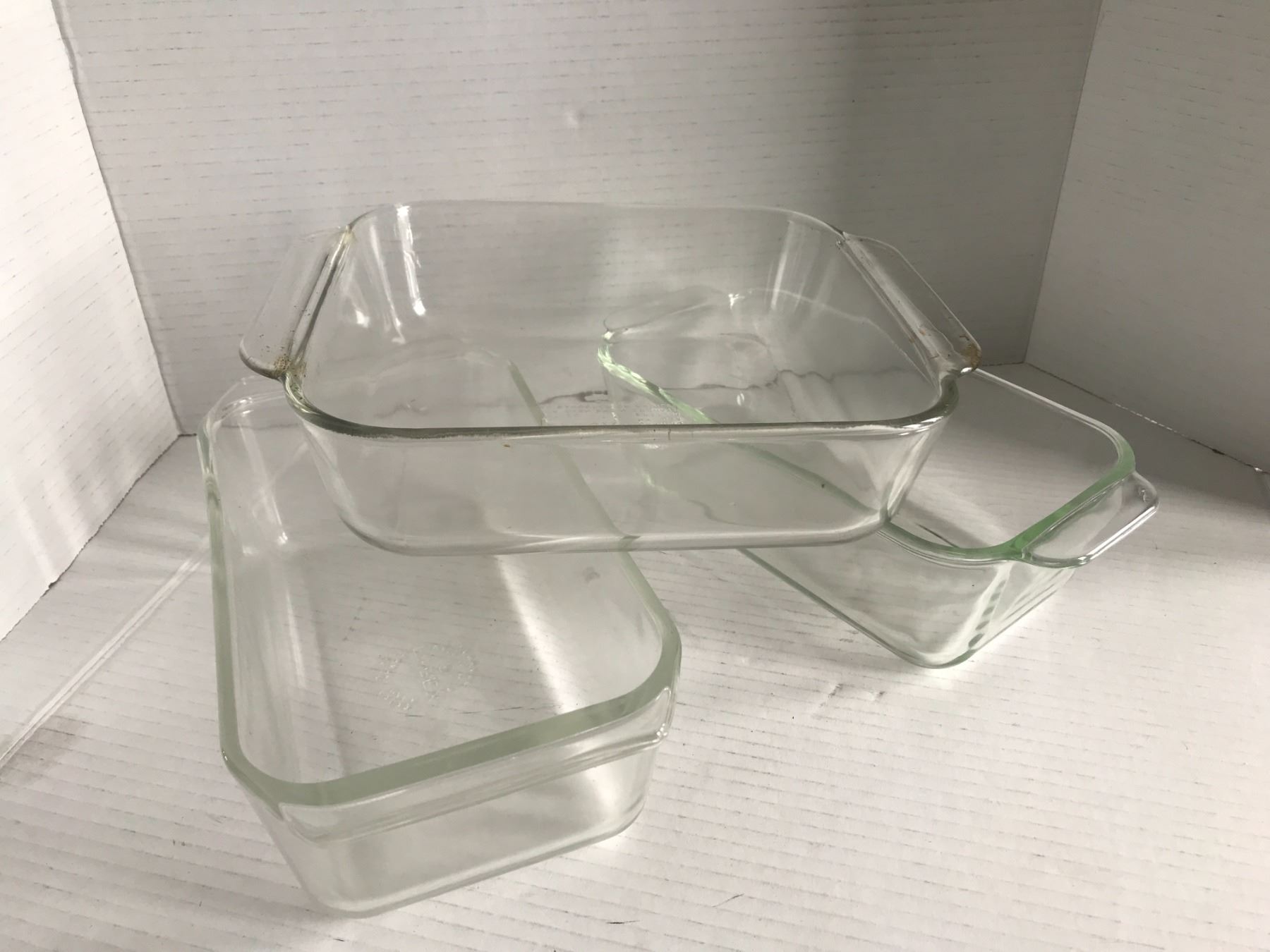 Pyrex Glassware Column Pyrex glassware - Schmalz Auctions