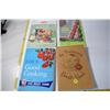 Image 1 : 4 x vintage cookbooks