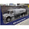 Image 2 : Collectior's Series XV United Rentals Freightliner M2-106 with curry supply water tank
