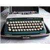 Image 2 : smith corona clipper seventy deluxe typewriter and case