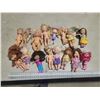 Image 1 : bag of 16 small dolls