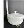 Image 1 : vintage milk glass bowl w/ lid USA 2.5qt