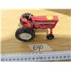 Image 1 : International IH red tractor