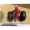 Image 3 : International IH red tractor