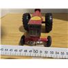 Image 4 : International IH red tractor