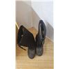 Image 7 : 3 pairs of boots size 7 ascent winter boots *used* size 9 kamik winter boots *used* size 11 kodiak w