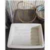 Image 2 : assortment of baskets and organizer