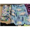 Image 2 : Lot of fabric+ hand towels