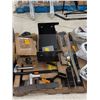 Image 2 : LOT DE PIÈCES ASSORTIES