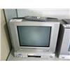 Image 1 : Flat Screen 15" TV + DVD Player