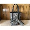 Image 2 : Custom Wildlife Quilt and Handbag Set from Shirley Vanderbroek