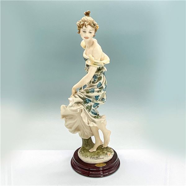 Capodimonte Giuseppe Armani Figurine, Barefoot Lady