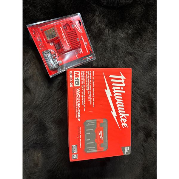 Milwaukee 2 Gallon Wet/Dry Vacuum, Battery, Charger
