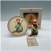 Image 7 : 2pc Goebel Hummel Figurines, Little Sweeper