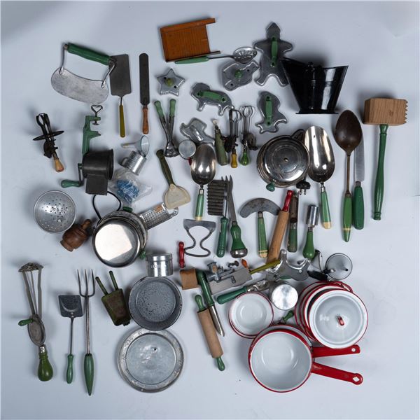 65+pc Children's Play Cook Ware Grouping