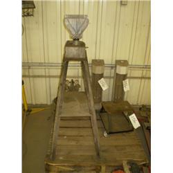 PALLET CONSISTING OF 1 GALLON PAINT POT, AIR OPERATED PAINT SHAKER, & ELECTRIC HEATERS