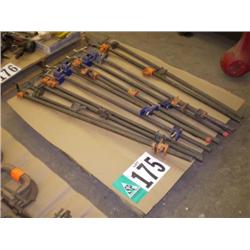 PALLET CONSISTING OF ADJUSTABLE PIPE CLAMPS