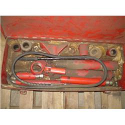 10 TON HYDRAULIC PORT-A-POWER W/CASE