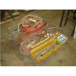 QUANTITY OF OXYGEN/ACETYLENE HOSES W/TORCH