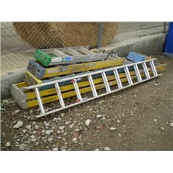 QUANTITY OF ASSORTED LADDERS