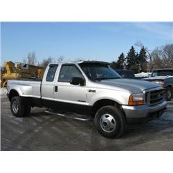 FORD F350 SD SUPER CAB 4 X 4 DUALLY PICKUP, s/n 1FTWX33F8YEB73285: