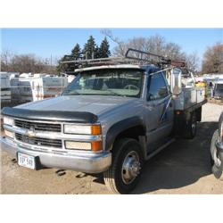 CHEVROLET 3500 S/A FLATBED UTILITY TRUCK, s/n 1GBJK34R3XF025480: