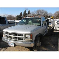CHEVROLET 3500 CHEYENNE S/A FLATBED UTILITY TRUCK, s/n 1GBJC34K5SE150317: