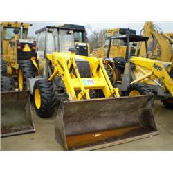 FERMEC/MASSEY FERGUSON 650B 4 X 4 SKIP LOADER, s/n SMFC44NF0W6DN0177: